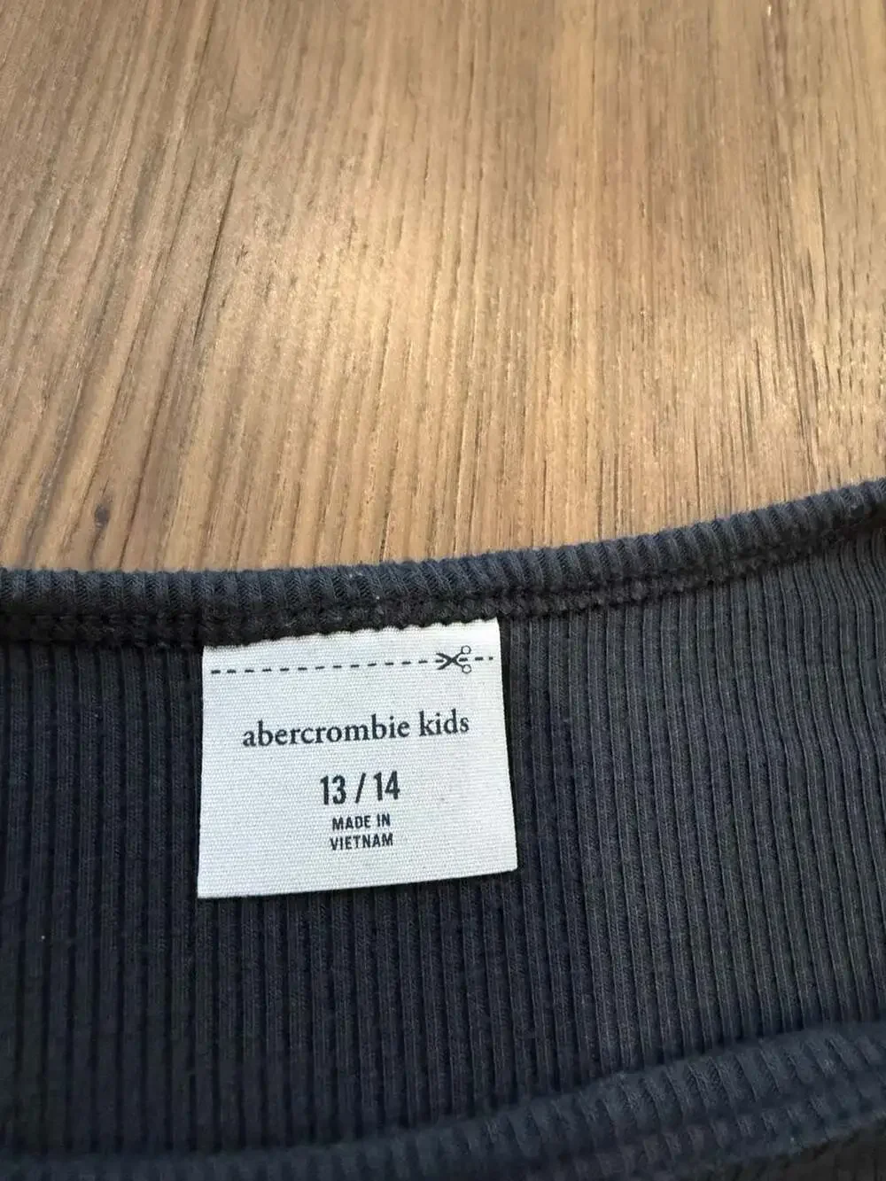 abercrombie kids Black Ribbed Long Sleeve Twist Front Top Size 13/14